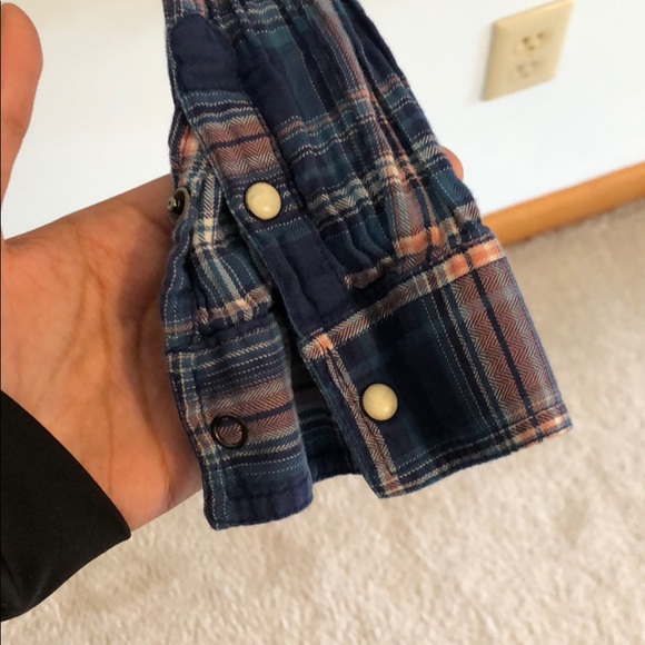 American Eagle Button Down Shirt - Picture 4 of 7